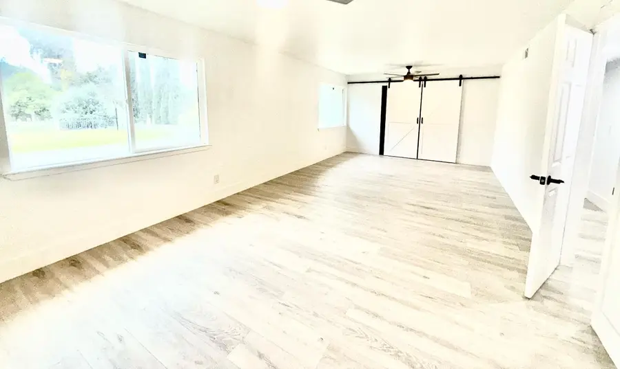 10326 N Fowler Avenue, Clovis, CA 93619 - Image #2