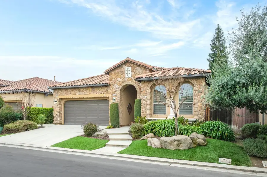 11348 N Via Montessori Drive, Fresno, CA 93730 - Image #2