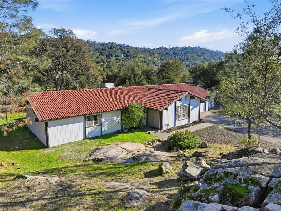 31083 Moccassin Court, Coarsegold, CA 93614 - #2