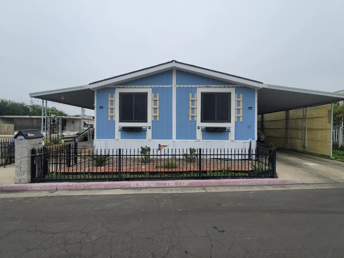 1401 E Paige Avenue, Tulare, CA 93274 - Image #1