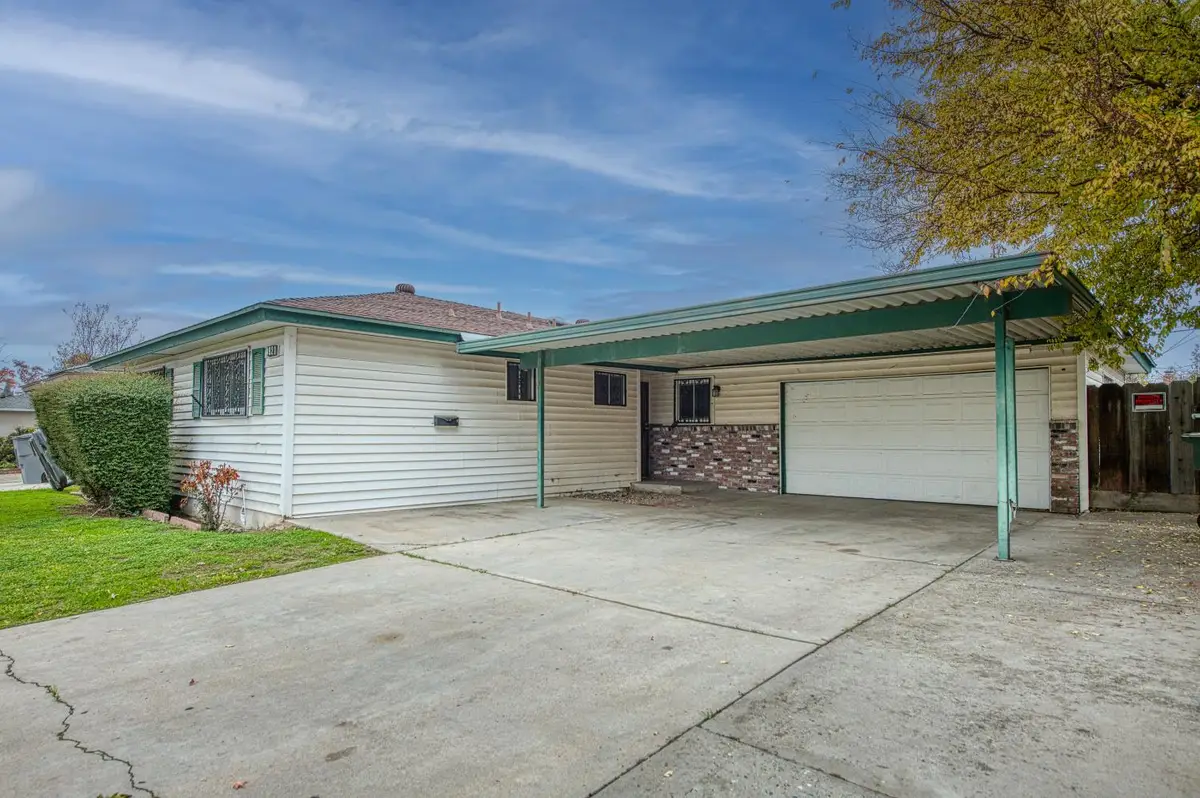 4921 E Oslin, Fresno, CA 93727 - Image #1