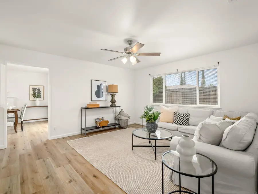 4557 N Sequoia Drive, Fresno, CA 93705 - Image #2