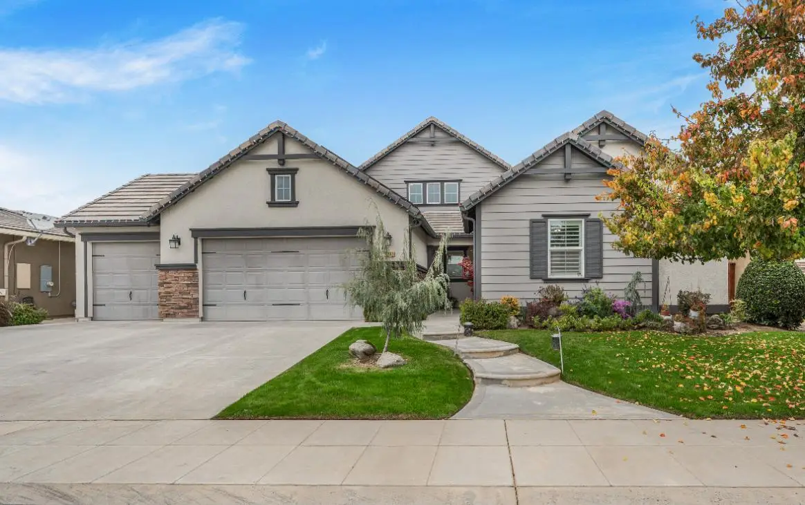 3063 Robinwood Avenue, Clovis, CA 93619 - Image #1