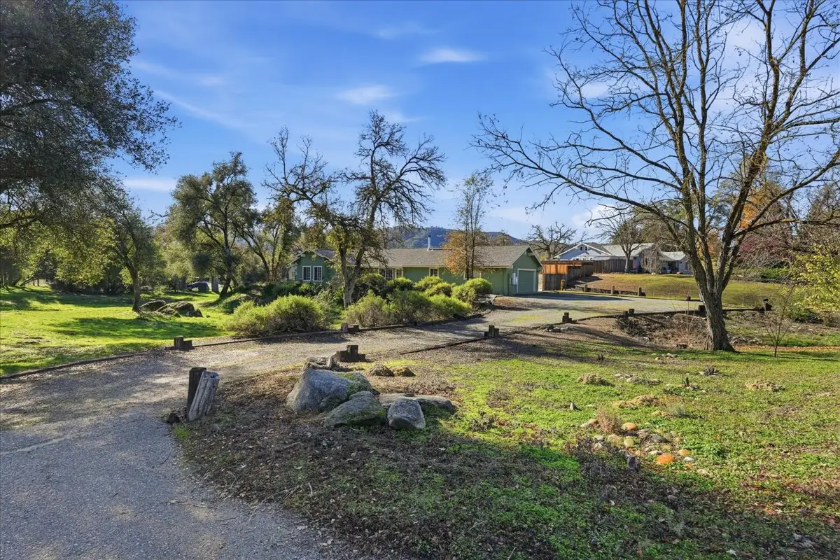 45464 Dillon Dr, Ahwahnee, CA 93601 - Image #1