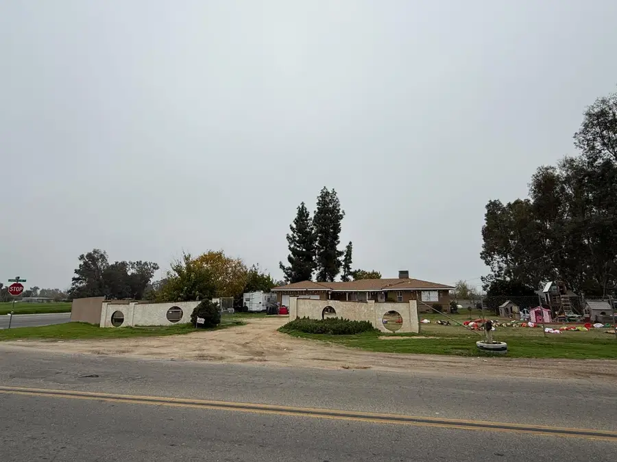 26023 Adell Street, Madera, CA 93638 - Image #2