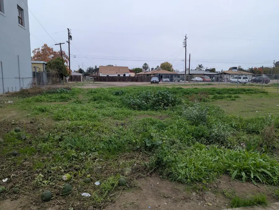 720 L Street, Sanger, CA 93657 - Image #2