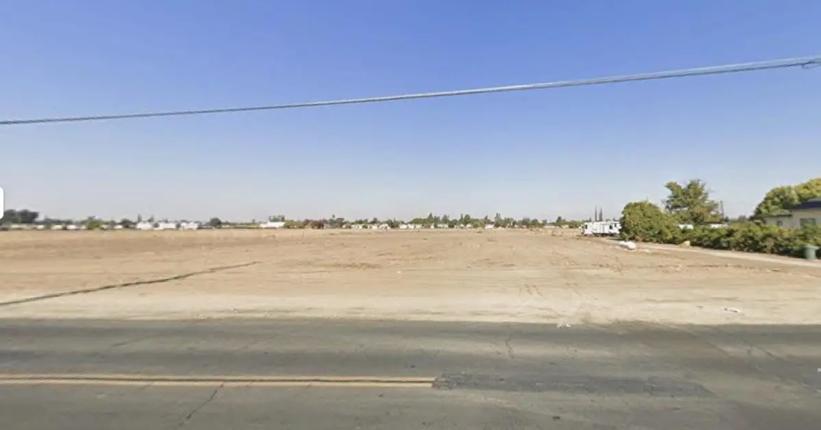 2046 E Goshen Avenue, Visalia, CA 93292 - Image #1