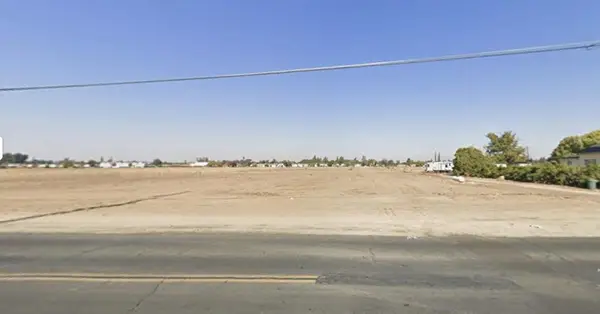 2046 E Goshen Avenue, Visalia, CA 93292