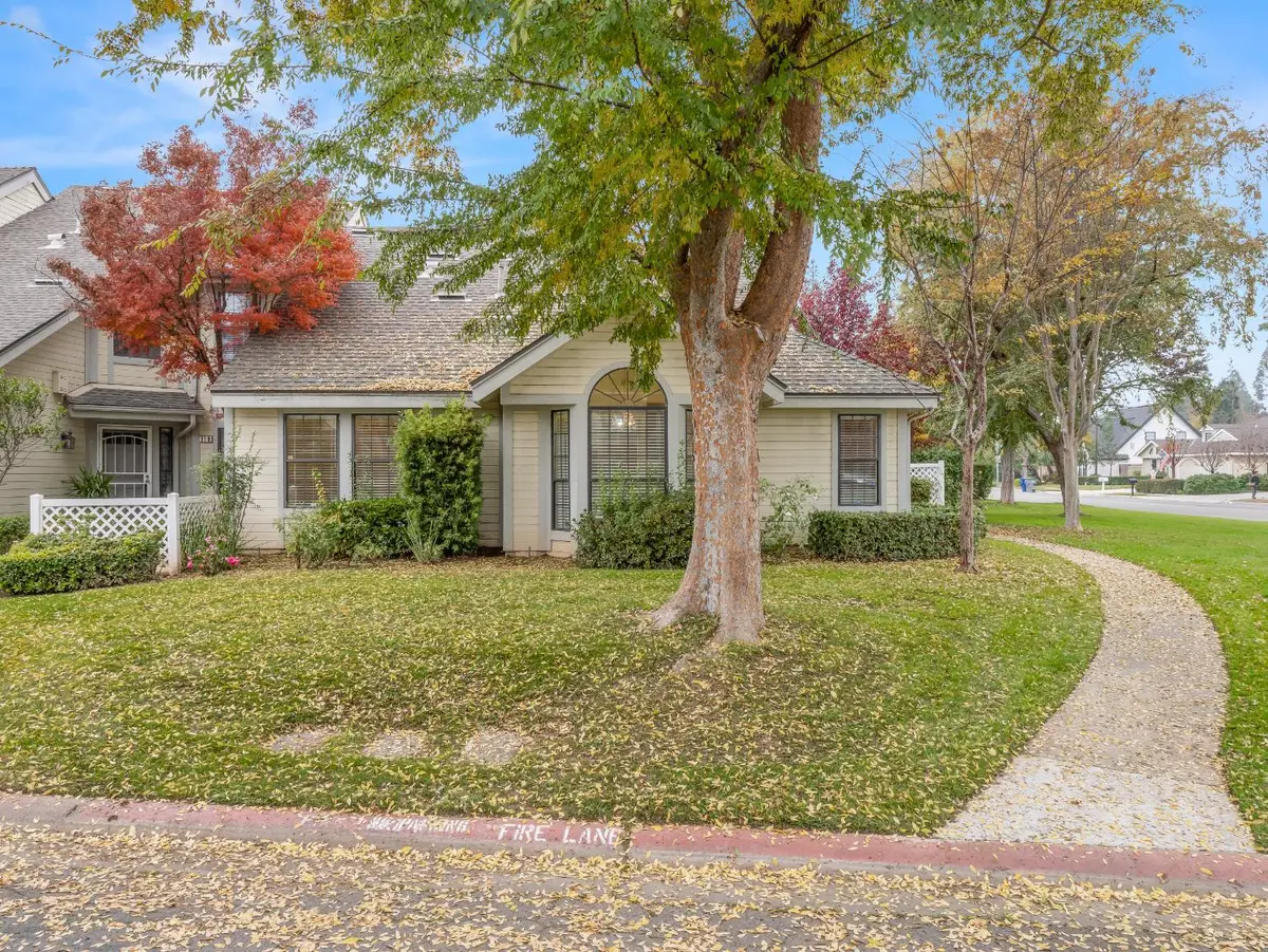 917 E Foxhill Drive, Fresno, CA 93720 - Image #1