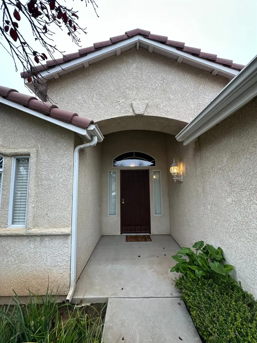 2260 E Niles Avenue, Fresno, CA 93720 - Image #2