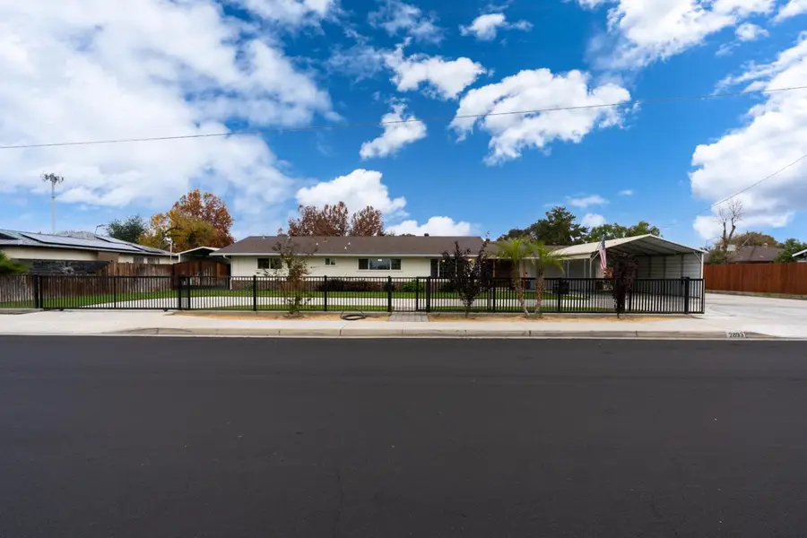 2893 Helm Avenue, Clovis, CA 93612 - #2