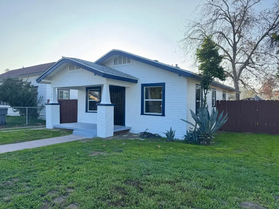 987 N Adoline Avenue, Fresno, CA 93728 - Image #3