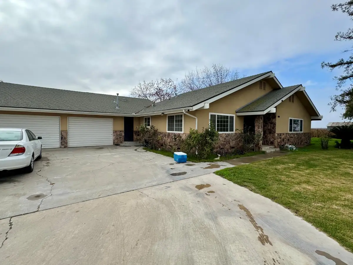 17617 W Belmont Avenue, Kerman, CA 93630 - Image #1