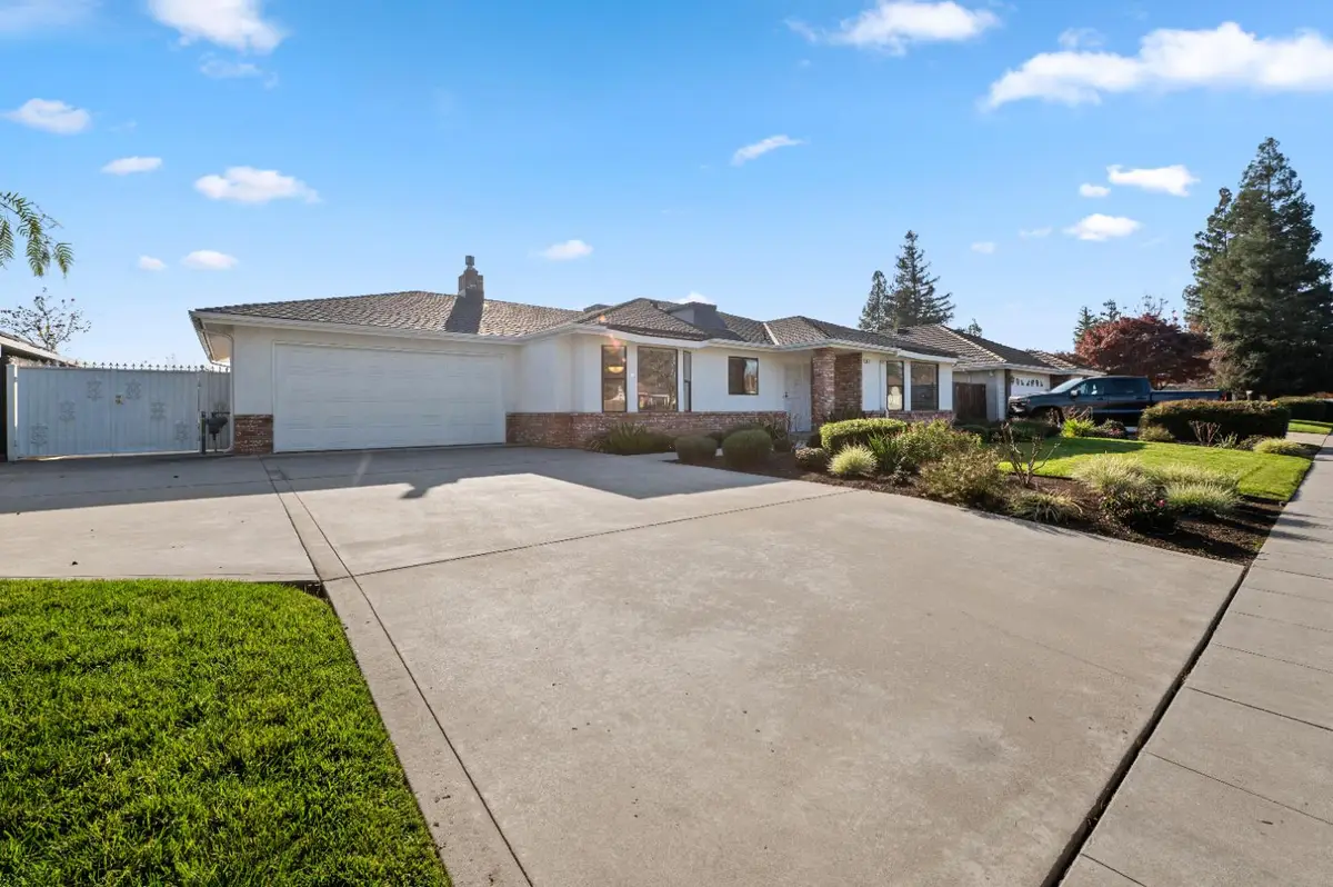 1673 E Cromwell Avenue, Fresno, CA 93720 - Image #1
