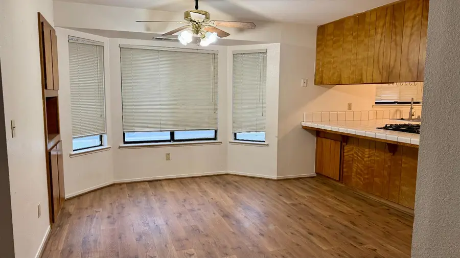 2423 Knowlwood Drive, Hanford, CA 93230 - Image #3