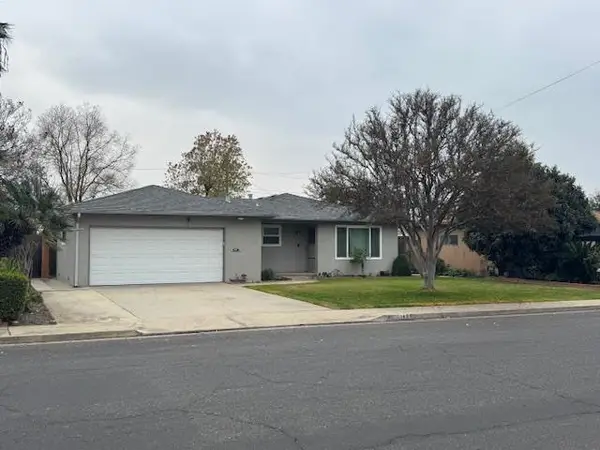 1498 E Bolinger Way, Dinuba, CA 93618