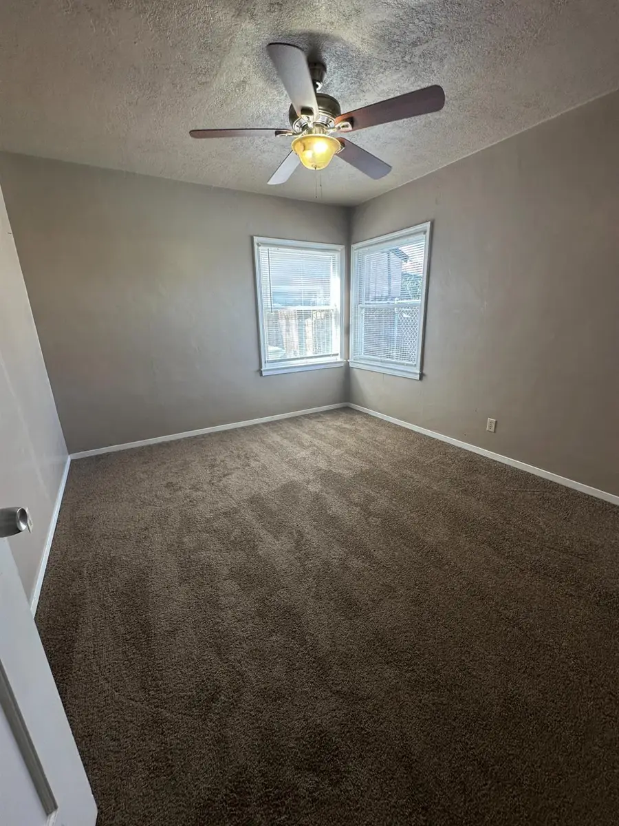 626 W Vassar Avenue, Fresno, CA 93705 - Image #3