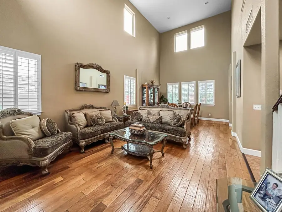 6155 W Goux Avenue, Fresno, CA 93722 - Image #3