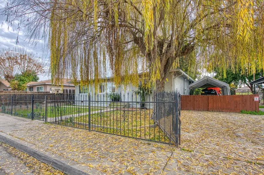 2451 Yerba Street, Selma, CA 93662 - Image #2