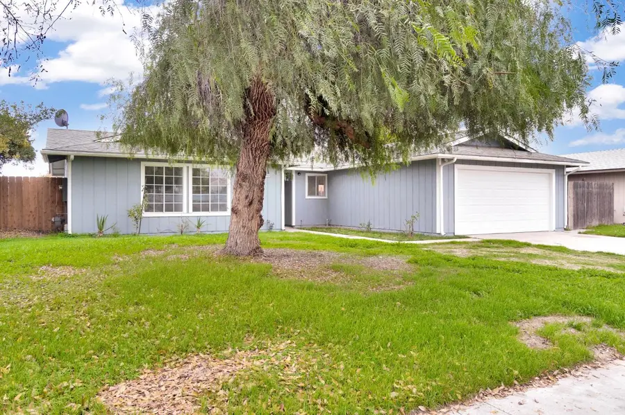 14853 W Stanislaus Avenue, Kerman, CA 93630 - Image #2