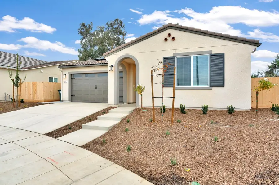 2143 N Renn Avenue, Clovis, CA 93619 - Image #3