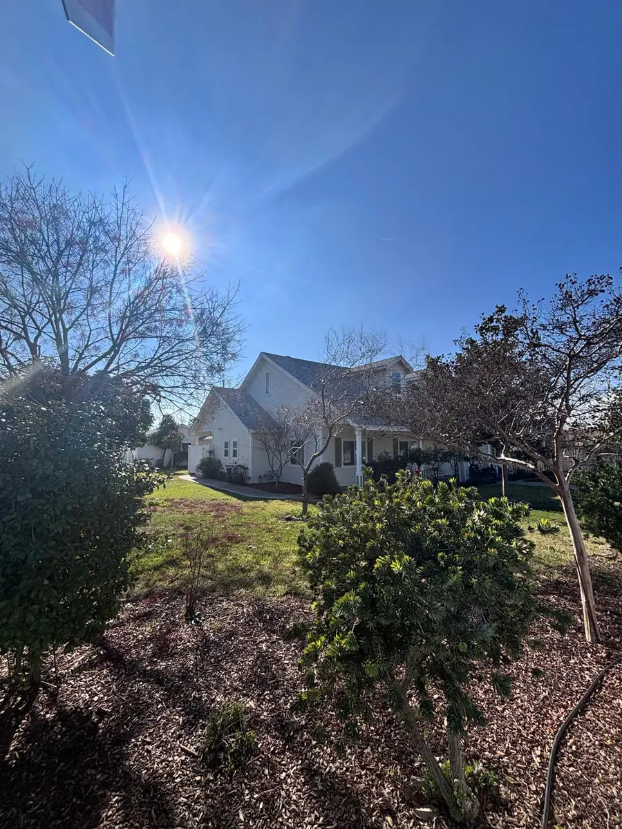 224 E Stanislaus Street E, Avenal, CA 93204 - Image #2