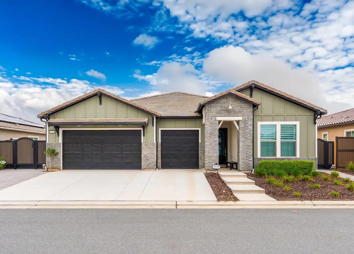1731 N Hanson Avenue, Clovis, CA 93619 - Image #1