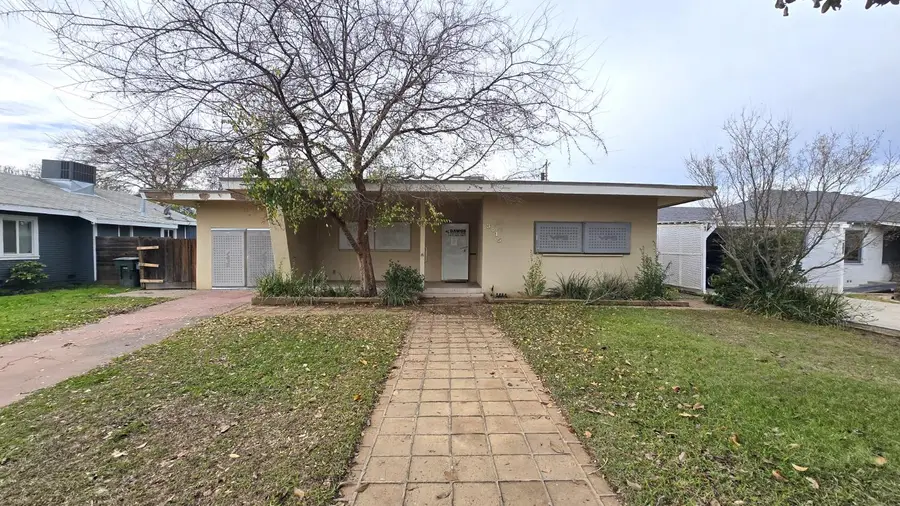 3015 N Adoline Avenue, Fresno, CA 93705 - Image #3