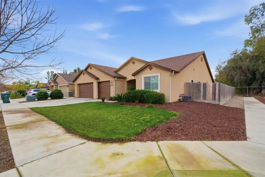 1537 N Irma Street, Visalia, CA 93292 - Image #2