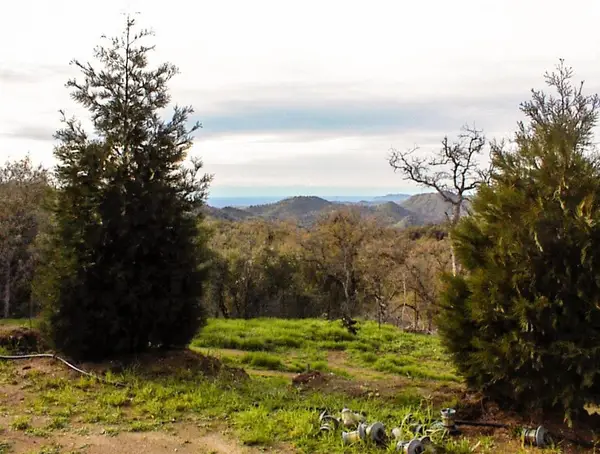 697 Chuckwagon Road, Yokuts Valley, CA 93675