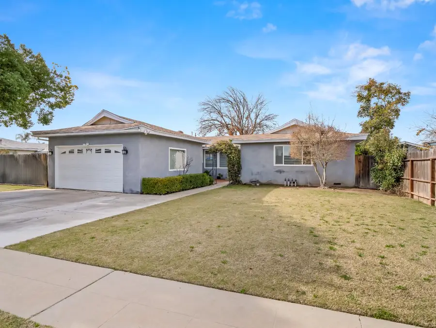 4535 N Laureen Avenue, Fresno, CA 93726 - Image #2