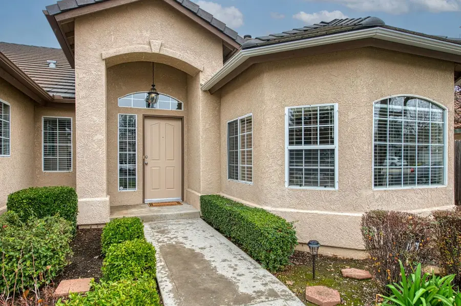 731 Hanson Avenue, Clovis, CA 93611 - Image #2