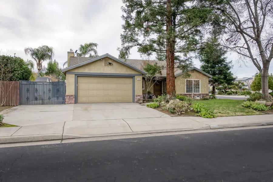 230 N Bush Avenue, Clovis, CA 93612 - Image #3