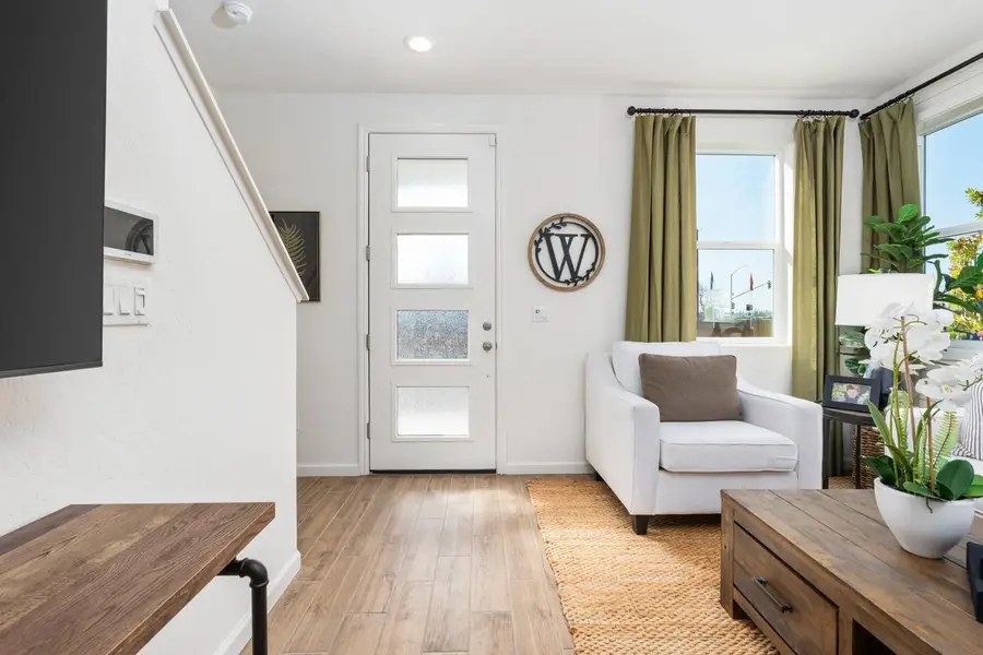 6540 E Cresthaven Drive, Fresno, CA 93727 - Image #2