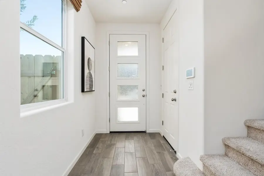 6535 E Cresthaven Drive, Fresno, CA 93727 - Image #2