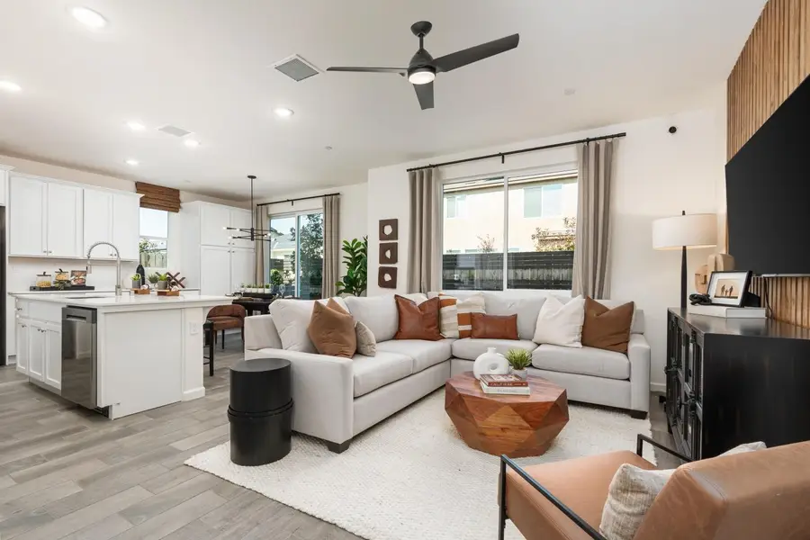 6559 E Cresthaven Drive, Fresno, CA 93727 - Image #3