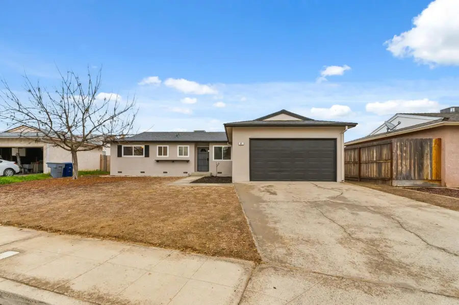 61 W Richert Avenue, Clovis, CA 93612 - Image #2