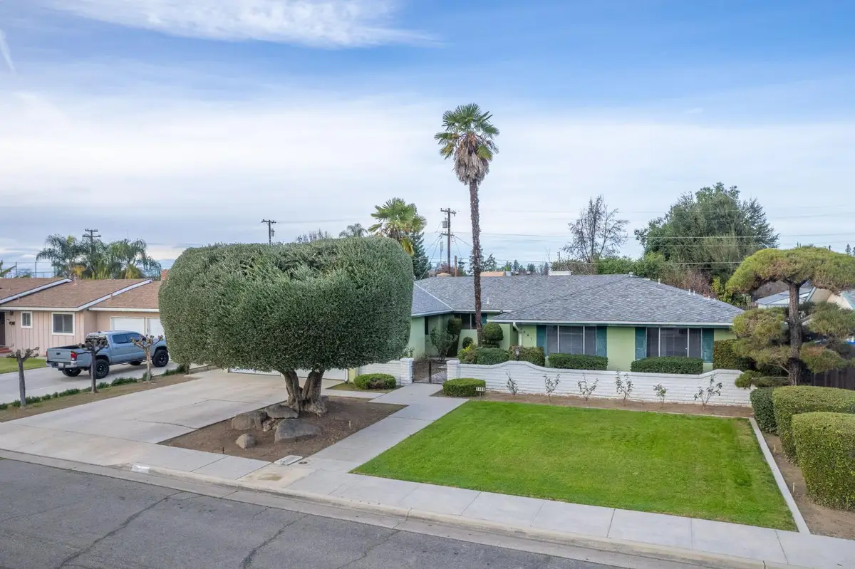 1461 Windsor Drive, Kingsburg, CA 93631 - Image #1