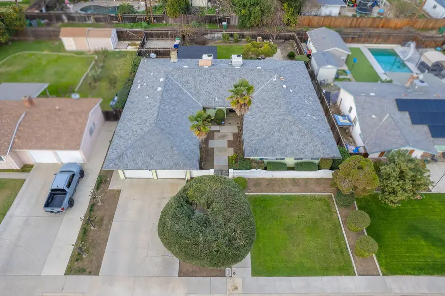 1461 Windsor Drive, Kingsburg, CA 93631 - Image #2