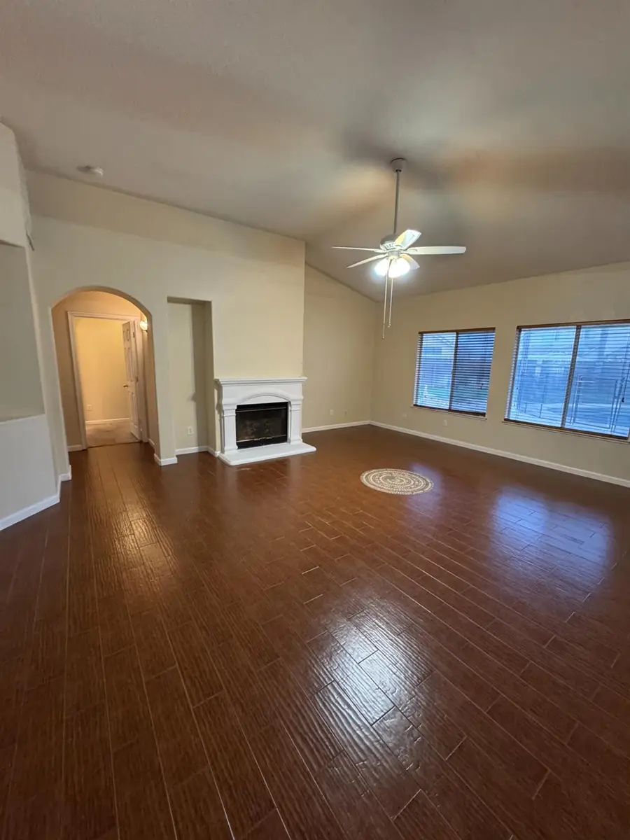 5731 N Tracy Avenue, Fresno, CA 93722 - Image #3