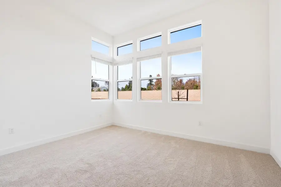 1584 Heirloom Avenue, Clovis, CA 93619 - Image #2