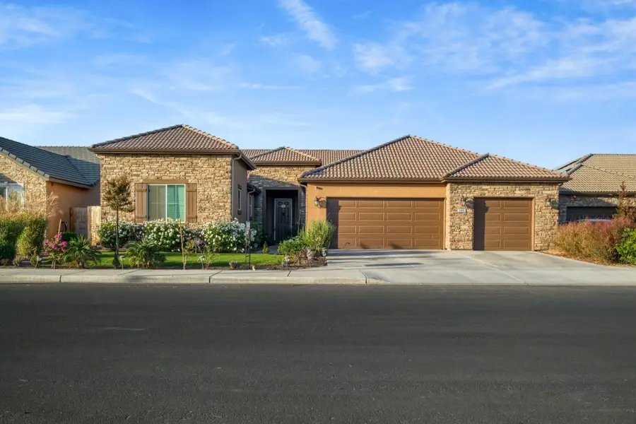 1890 Tamworth Avenue, Tulare, CA 93274 - Image #2