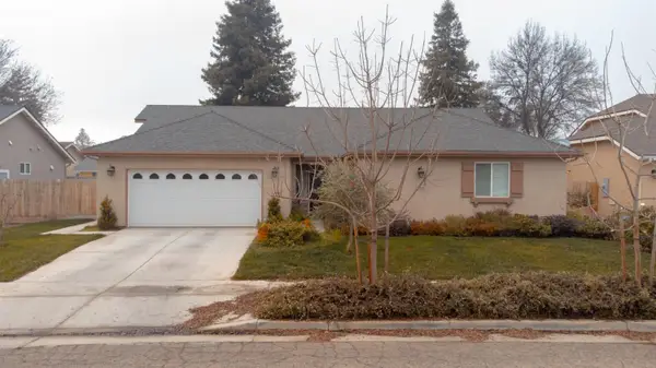 2113 S Columbus Court, Visalia, CA 93277