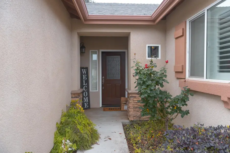 2113 S Columbus Court, Visalia, CA 93277 - Image #3