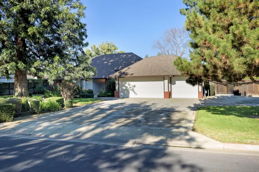 2061 Santa Ana Avenue, Clovis, CA 93611 - Image #2