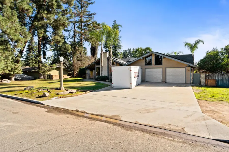 5506 E Heaton Avenue, Fresno, CA 93727 - Image #2