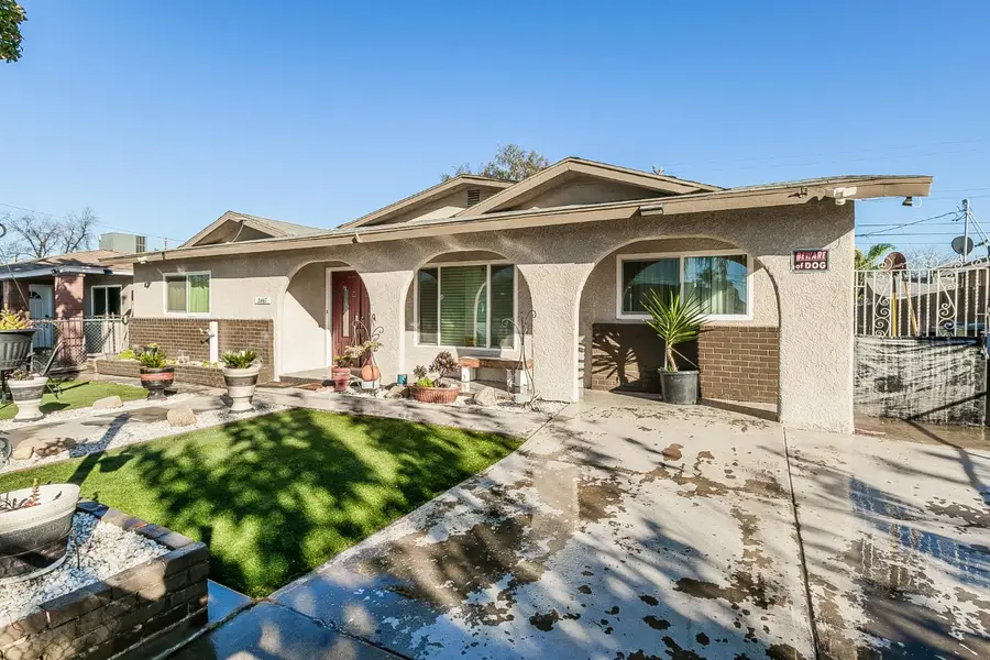 2467 S Holloway Avenue, Fresno, CA 93725 - Image #2