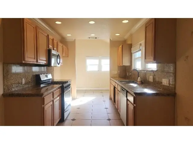 718 E Clinton Avenue, Fresno, CA 93704 - Image #2