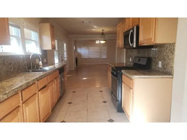 718 E Clinton Avenue, Fresno, CA 93704 - Image #3