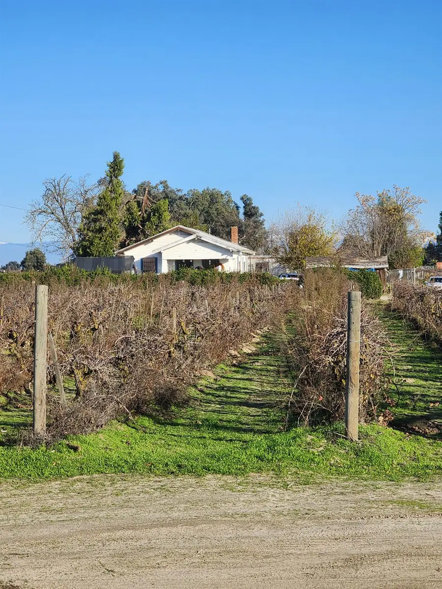 9614 S East Avenue, Fresno, CA 93725 - Image #2